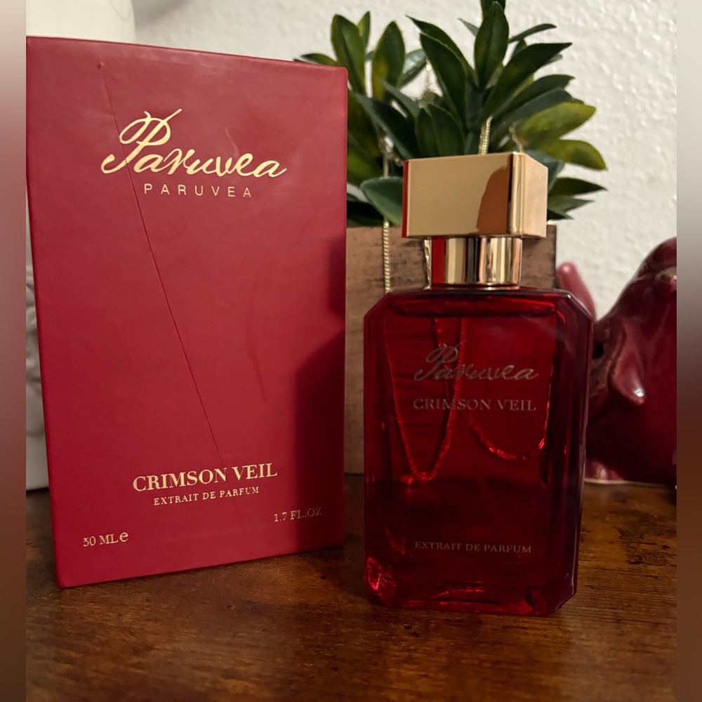 Paruvea Crimson Veil Perfume